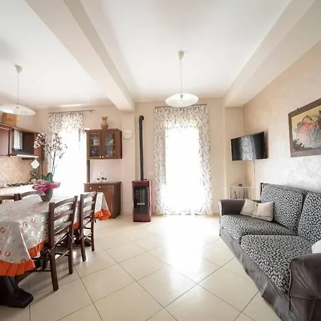 Casa Vacanze Il Fischio Del Vento Дом отдыха Цафферана-Этнея